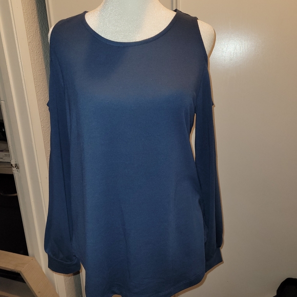 Women's Navy Cold Shoulder Top - Picture 5 of 7